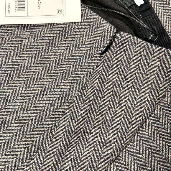 Theory Abbot Knit Herringbone/Chevon Mini Skirt Lined Gray/Black Size 6 NWT - Picture 12 of 16